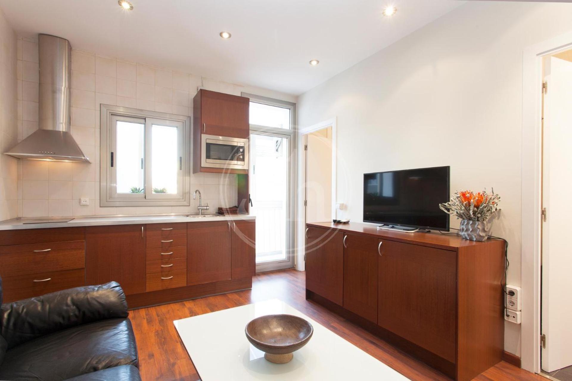 4 Apartment *